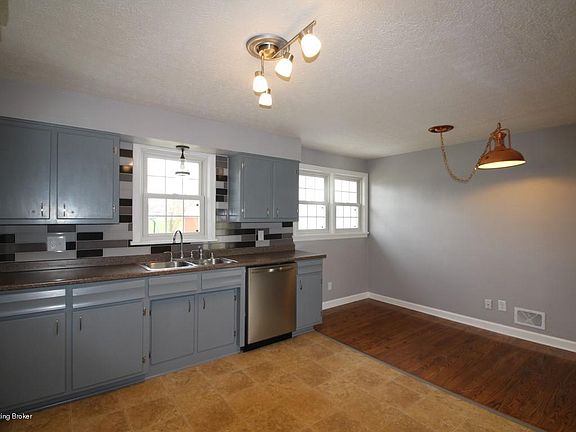 4th image of 257 Meadowview Dr