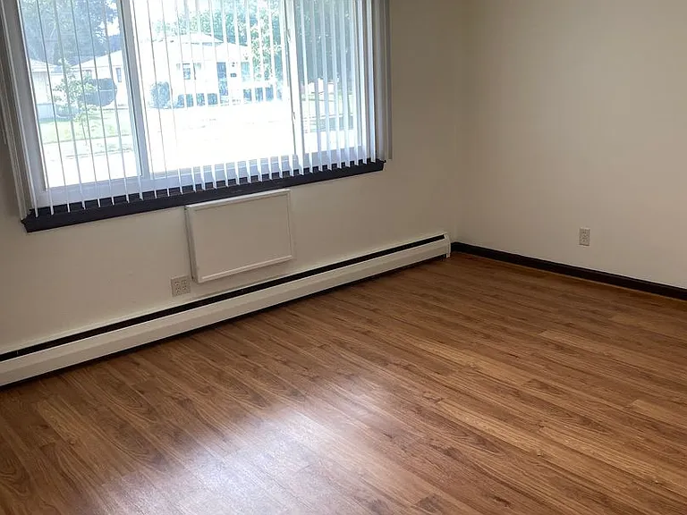 2812 E Bolivar Ave — Photo 13