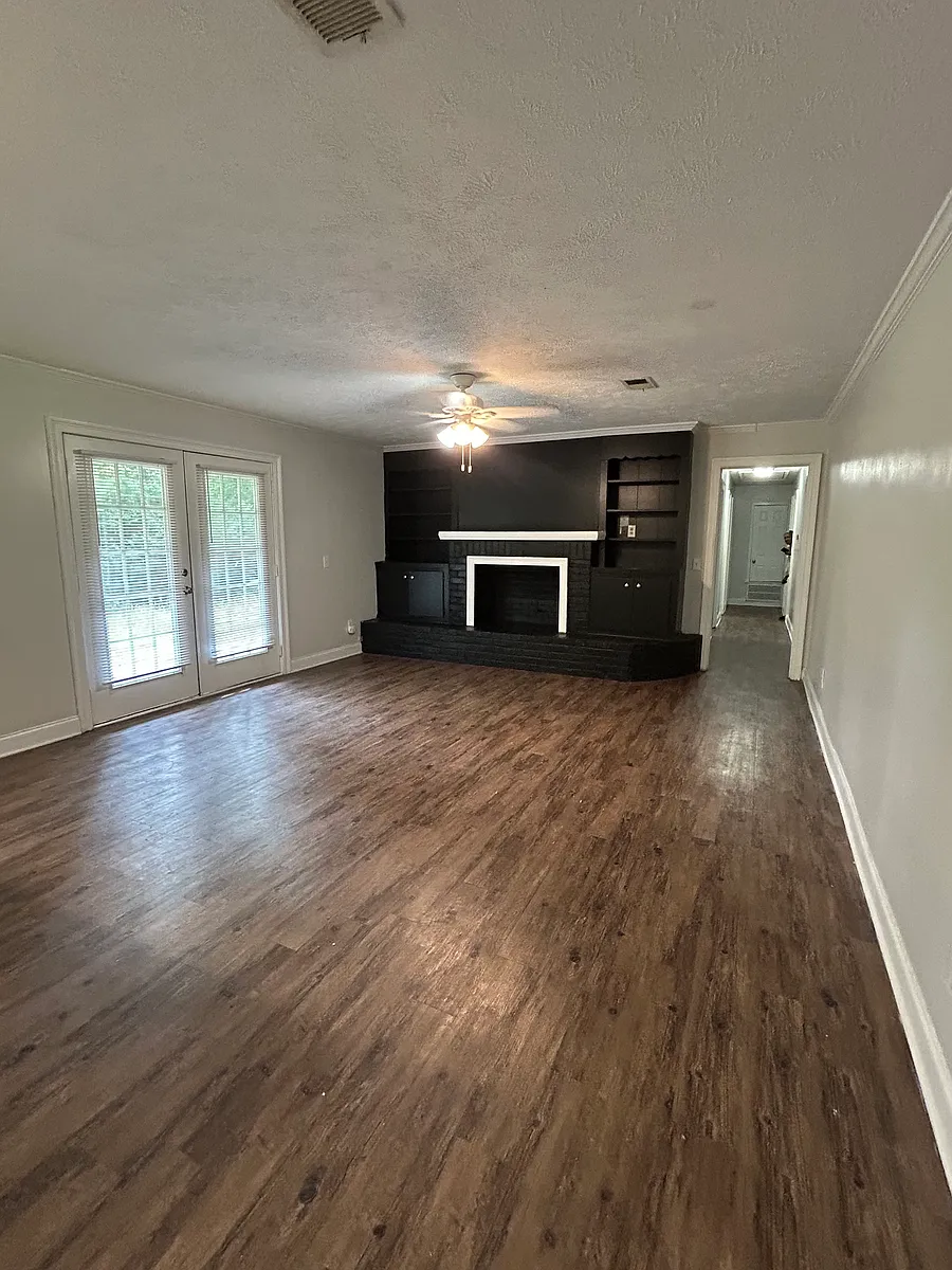 Building Photo - 1219 Shalimar Dr