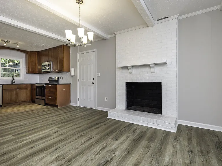 5 Cooperfield Ave — Photo 2