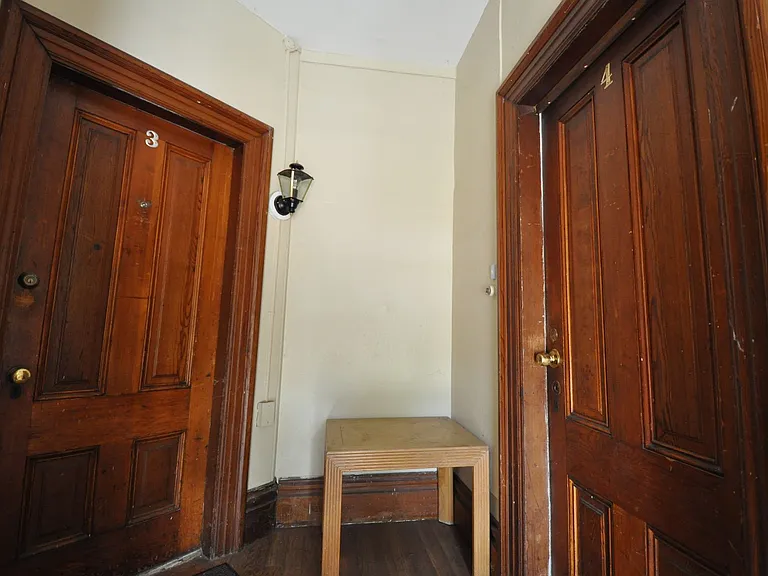 306-308 — Photo 2