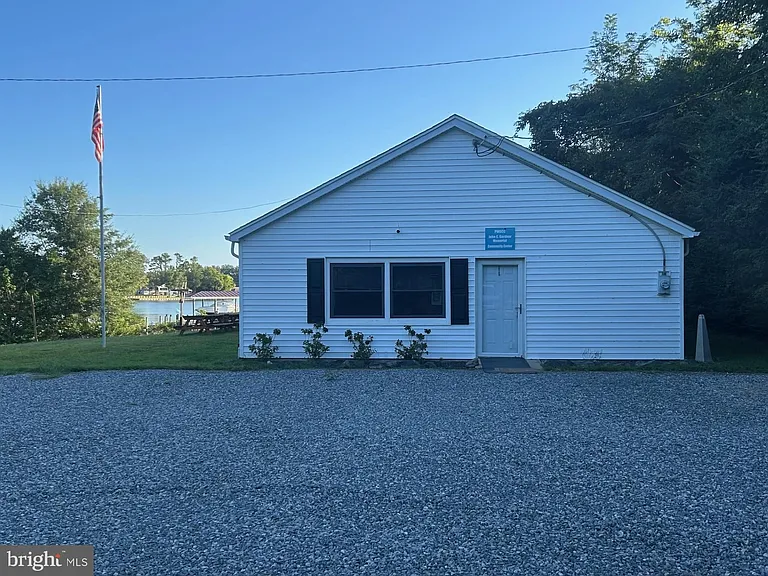 305 Cedar Ln — Photo 35