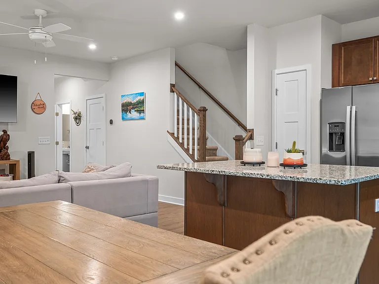 1051 Crescent Cove Ln — Photo 35