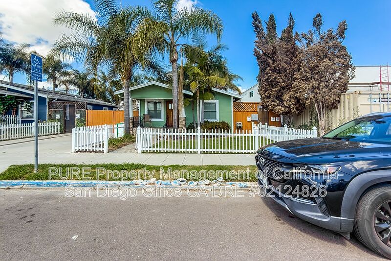 1st image of 4134 1/2 32nd St