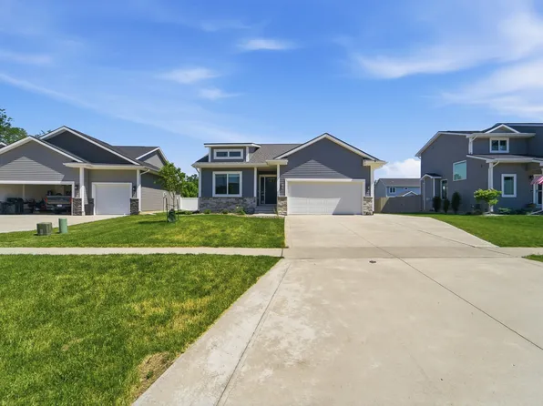 205 Deer Haven St, Polk City, IA 50226