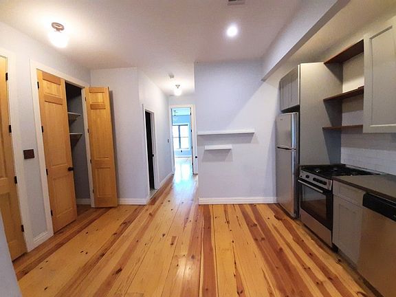 2nd image of 274 Van Buren St #3R