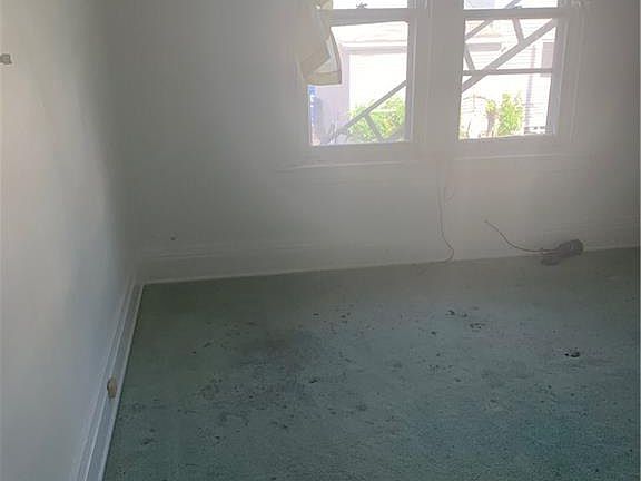 5th image of 306 Pennsylvania St