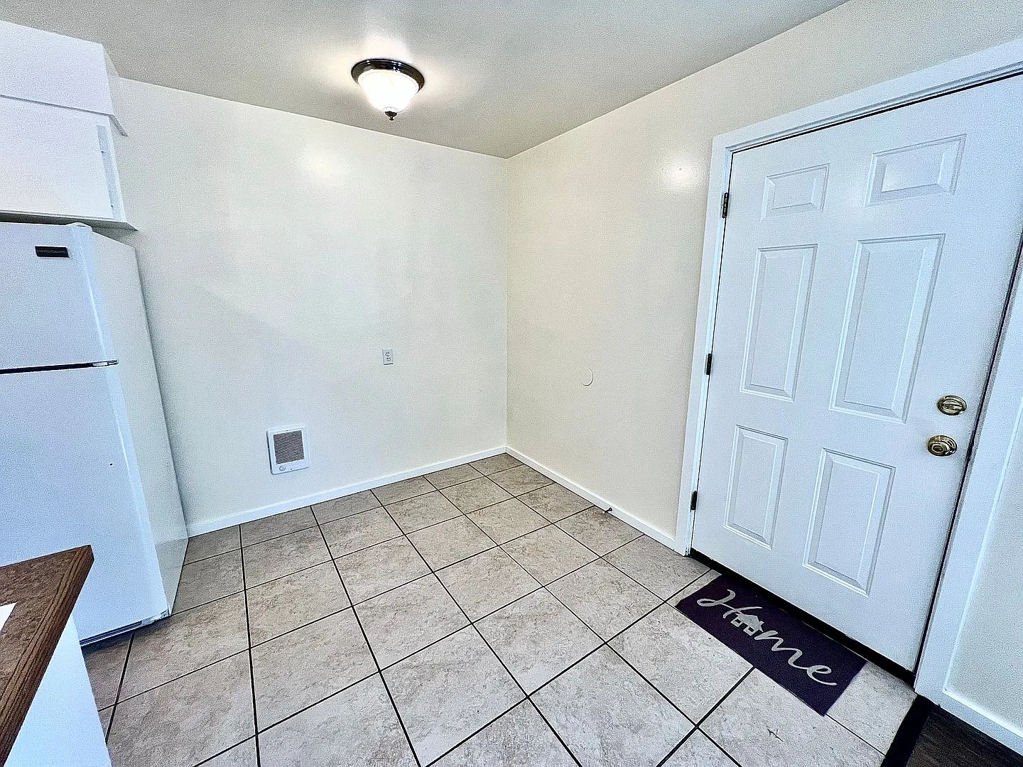 TAFT3322 — Photo 2
