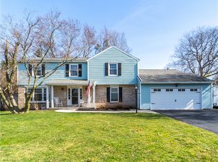 20 Bromley Rd, Pittsford, NY 14534