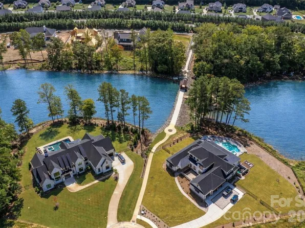 111 River Birch Ln, Matthews, NC 28104