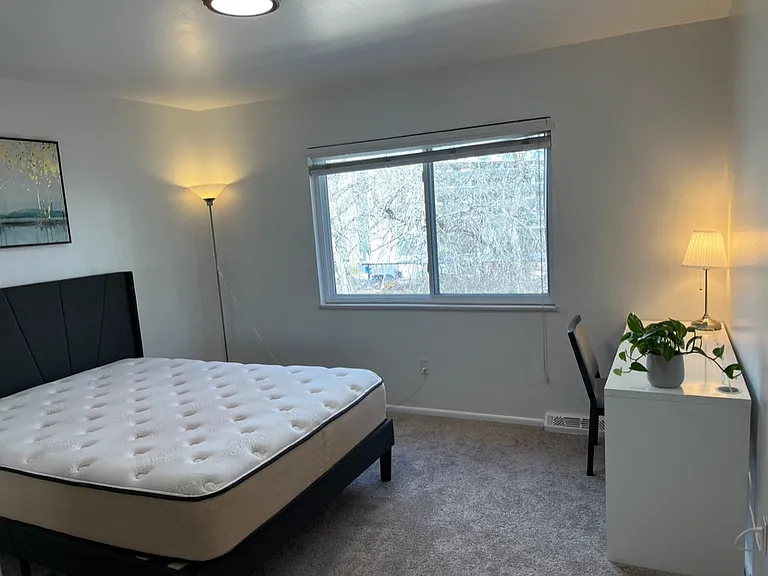 E Warren Dr — Photo 13