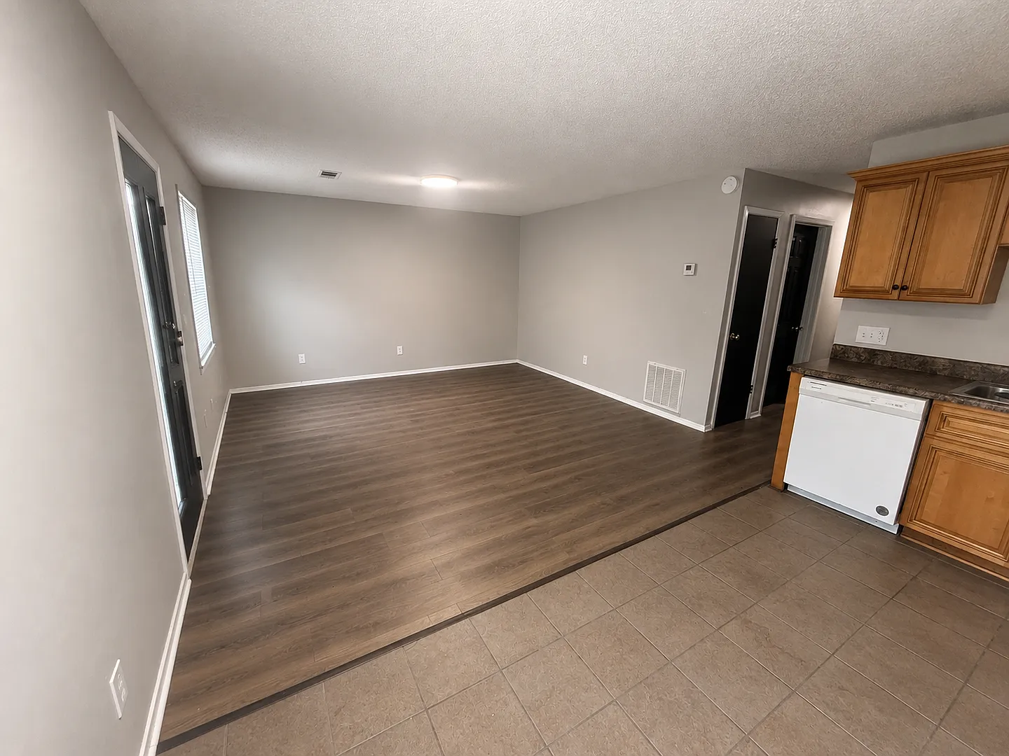 Samantha Rental Complex — Photo 3