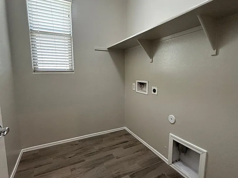 3030 E Quartz St — Photo 30