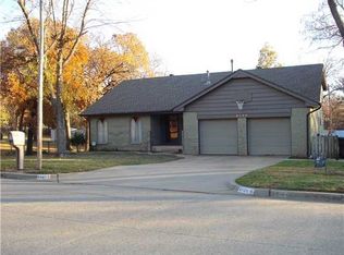 8120 Golden Oaks Rd, Oklahoma City, OK 73127