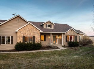 539 Ayen Rd, Hollandale, WI 53544