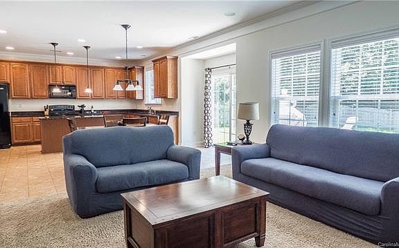 3rd image of 6405 Prosperity Commons Dr