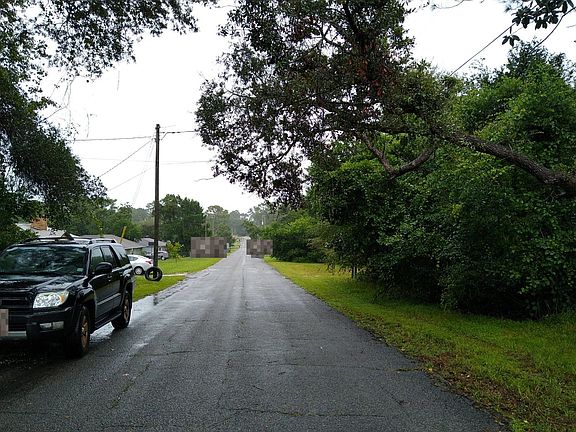 4th image of 301 Hickory Ave