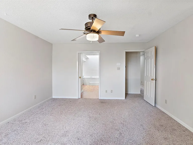 3122 Camelot Dr #33 — Photo 23