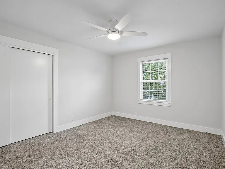Chateau Apartments - Newly Renovated 1, 2 & 3-Bedrooms at 24th & Hillsboro Village — Photo 33