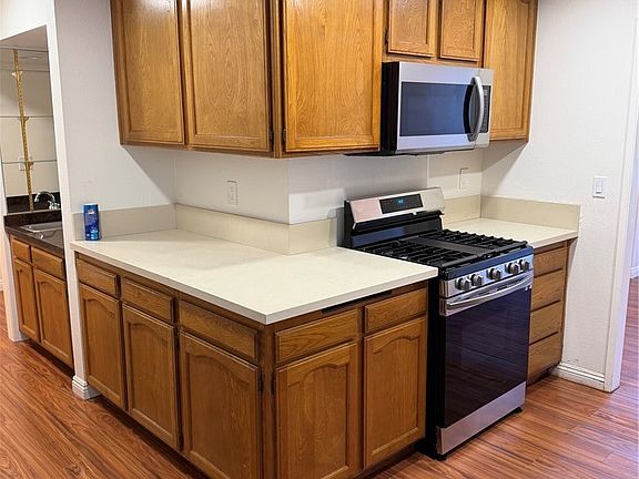 4th image of 8455 Fountain Ave Unit 203