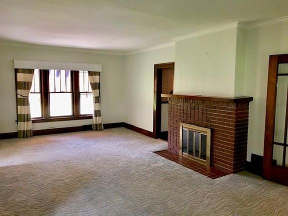 3rd image of 536 Seminole Dr