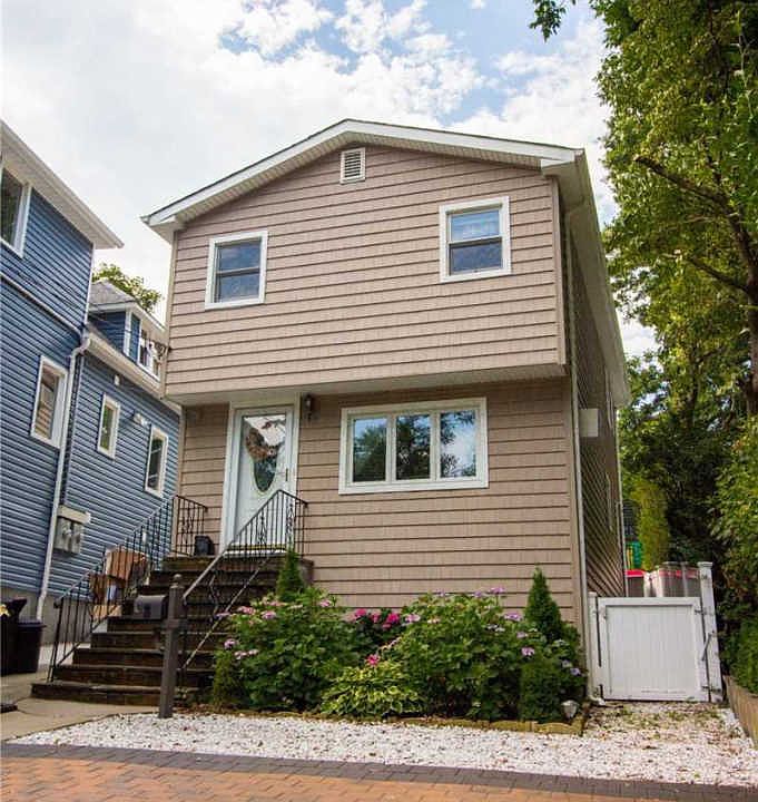 1st image of 28 Charles St #28