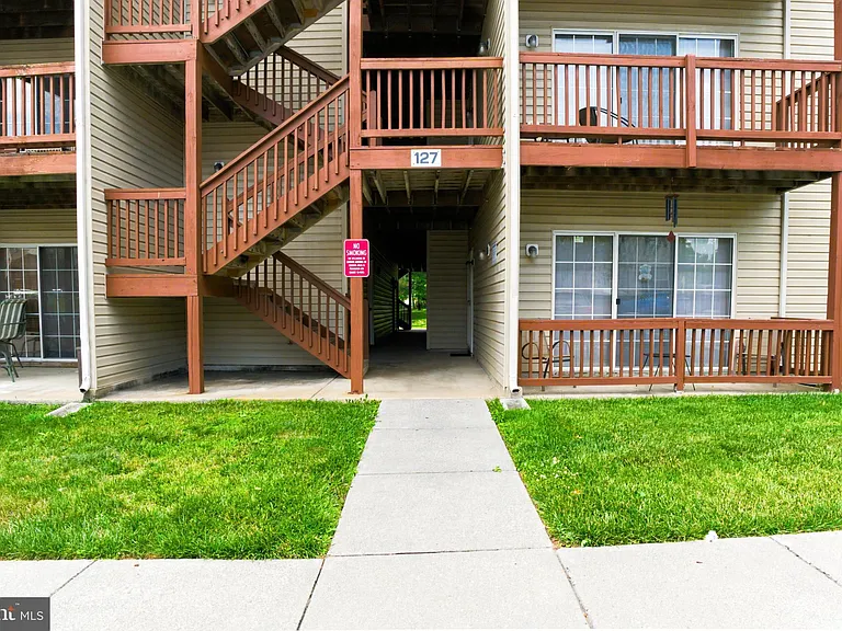 127 Brookland Ter #8 — Photo 47