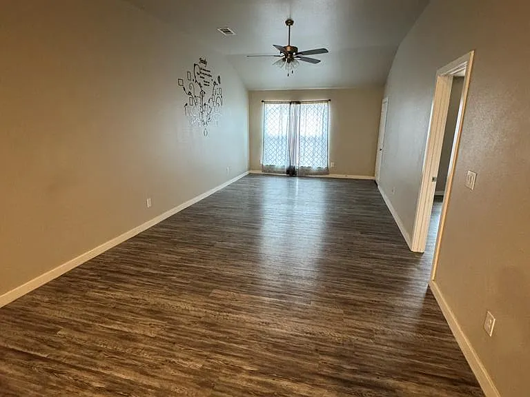 88 Maverick Dr — Photo 2