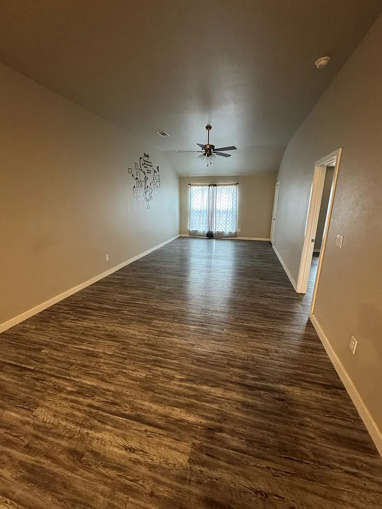 Building Photo - 88 Maverick Dr