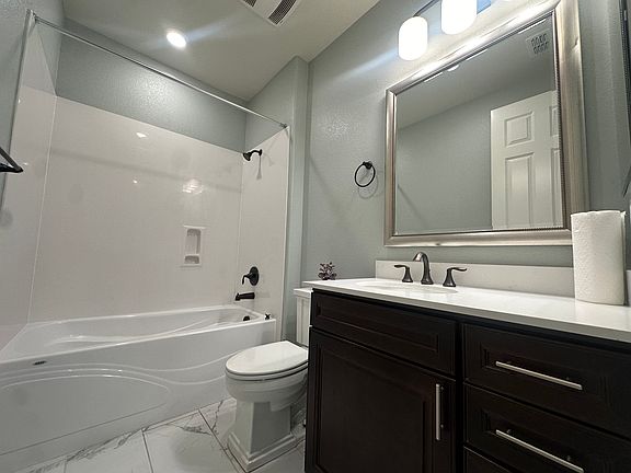 3rd image of 6996 Stags Leap Ln
