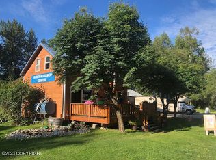 13512 E 1st St, Talkeetna, AK 99676