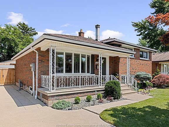 2nd image of 2584 Rivard Ave