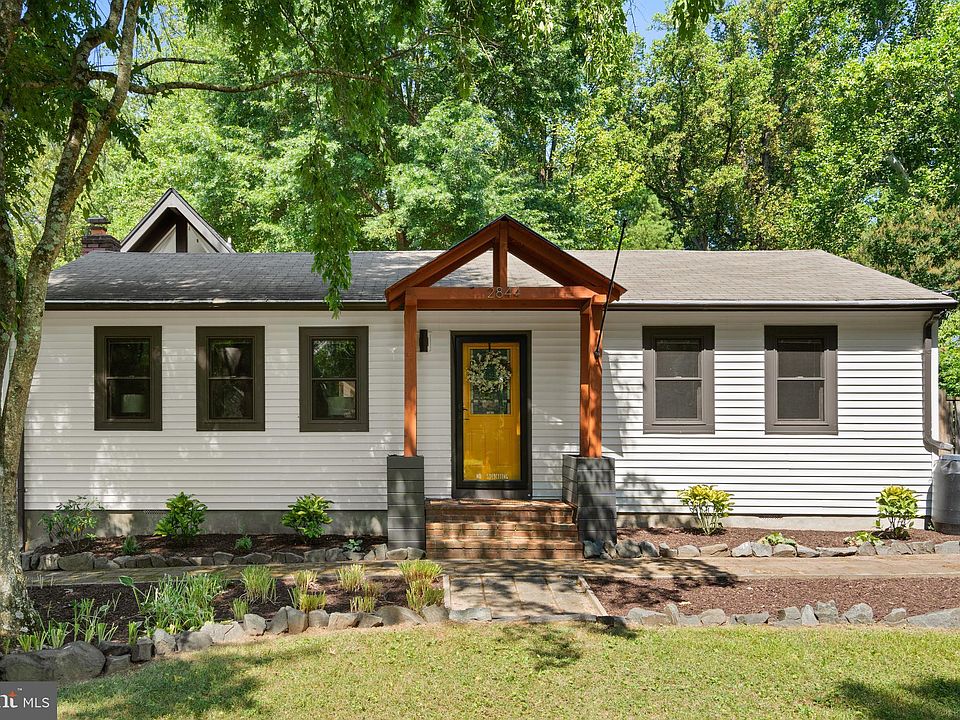 1st image of 2844 Woodlawn Ave