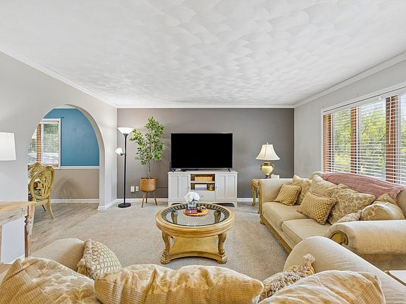 5th image of 1162 33rd Street Ct