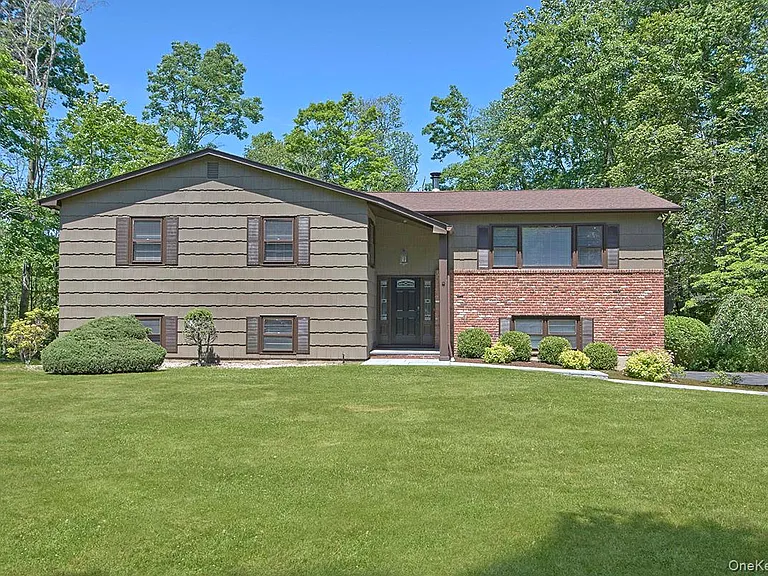 74 Edgewood Rd — Photo 24