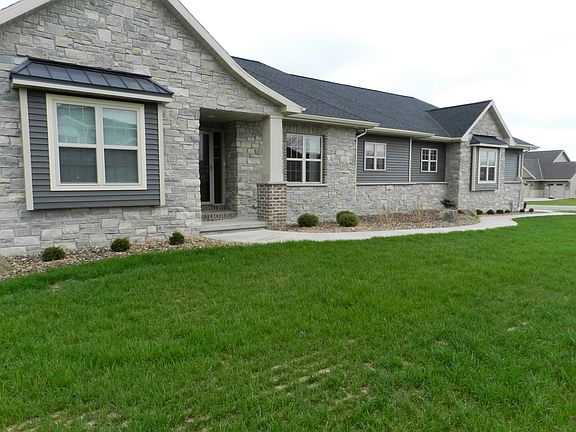 BEAUTIFUL CURB APPEAL 