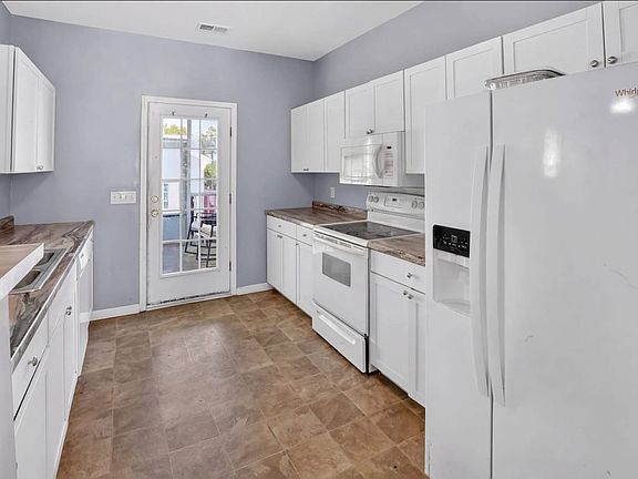 2nd image of 291 Bassett Loop