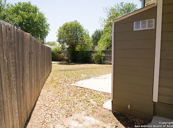 5th image of 1412 Whitman Ave #1