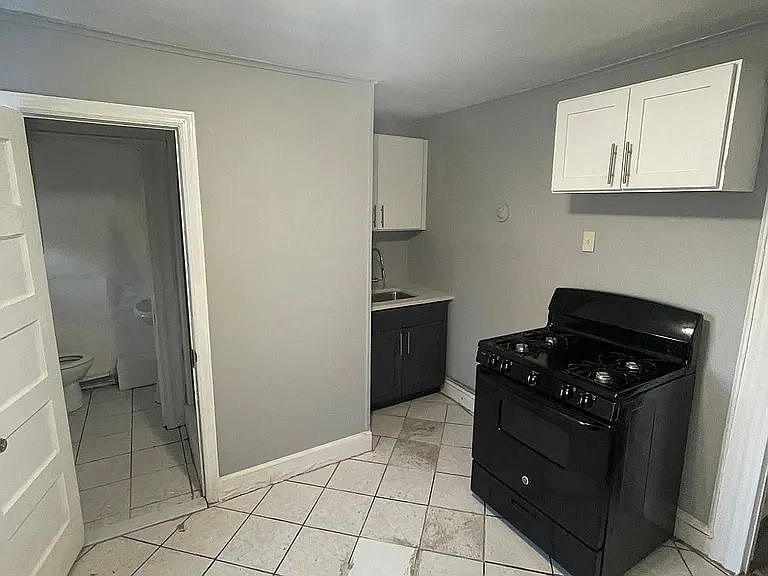 1st image of 262 Chadwick Ave #C
