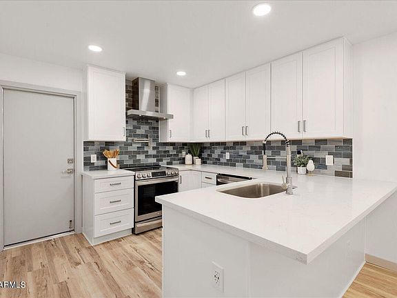 3rd image of 8870 W Bluefield Avenue