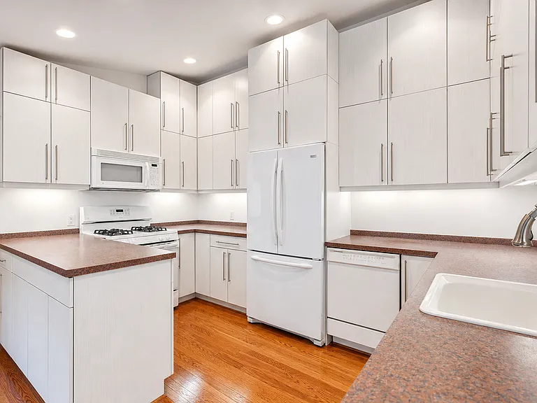6 Lark Ave — Photo 8