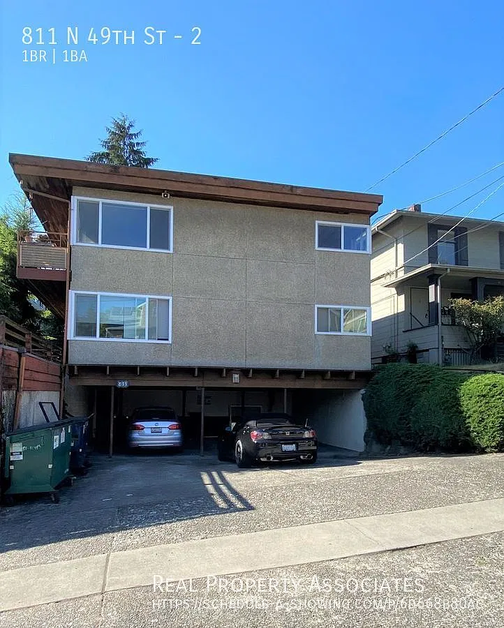 Lovely Wallingford/Fremont 1-Bed Apartment! **Off-Street Parking — Photo 1