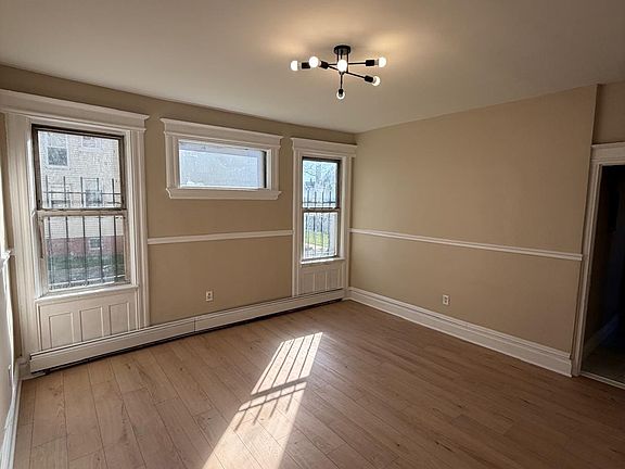 3rd image of 31 22nd St APT 1
