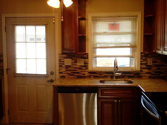 2nd image of 387B Chatham Ct #100B