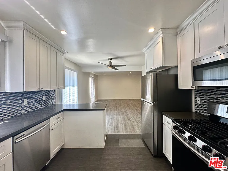 1155 Horn Ave #1 — Photo 5