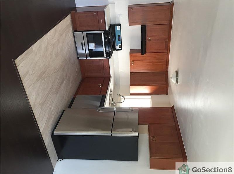 2nd image of 4168 43rd St