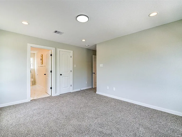 8361 Tate St — Photo 9