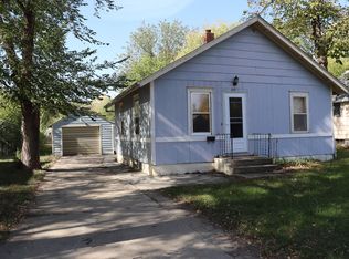817 Arizona Ave SW, Huron, SD 57350
