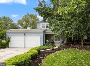 32 Lakeview Dr, Cherry Hill, NJ 08003