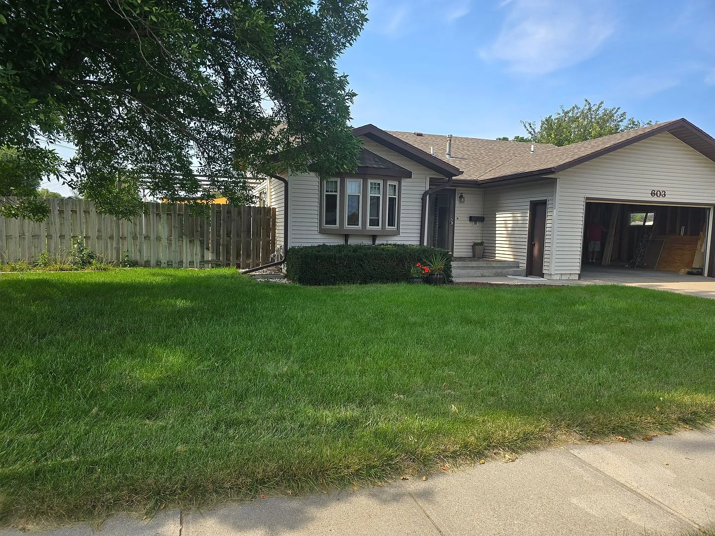 Charming 4-Bedroom Home with Modern Comforts and Spacious Outdoors — Photo 3